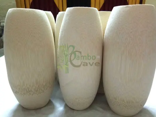 A bamboo beer glass is a unique blend of sustainability, craftsmanship, and natural elegance. Made from carefully selected mature bamboo, each glass is handcrafted to preserve the natural grain patterns and organic texture, giving every piece a distinct character. The outer shell retains the authentic look of bamboo, while the inner portion is often treated or fitted with a food-safe lining to ensure hygiene and durability. This makes it suitable for serving chilled beer while maintaining the earthy aesthetic that bamboo is known for. Lightweight yet sturdy, bamboo beer glasses are eco-friendly alternatives to traditional glassware. They are biodegradable, renewable, and align perfectly with sustainable living practices. The natural insulation property of bamboo also helps in keeping beverages cool for a longer time. Perfect for cafes, eco-resorts, themed bars, or home décor, bamboo beer glasses add a rustic charm and a touch of nature to any setting. Whether used for serving or display, they stand out as a symbol of creativity and environmentally conscious design.